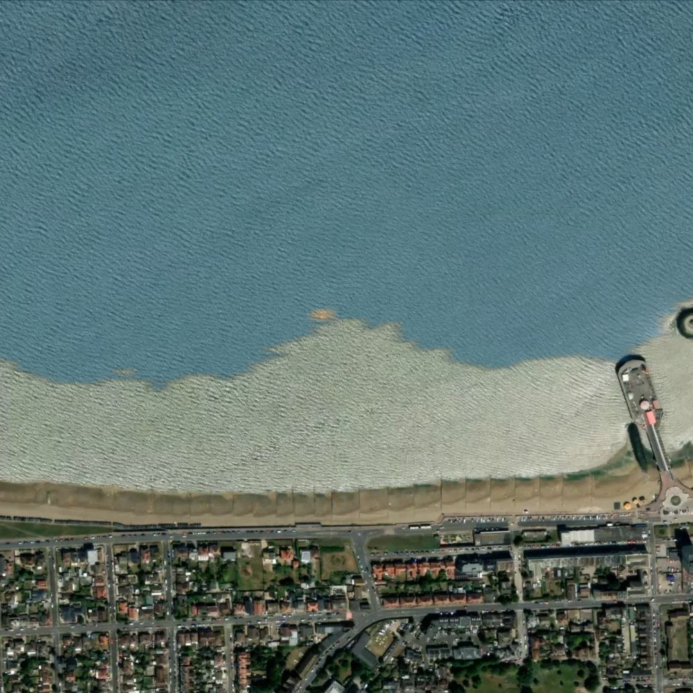 Herne Bay at low water: the dry beach shaded on a satellite map