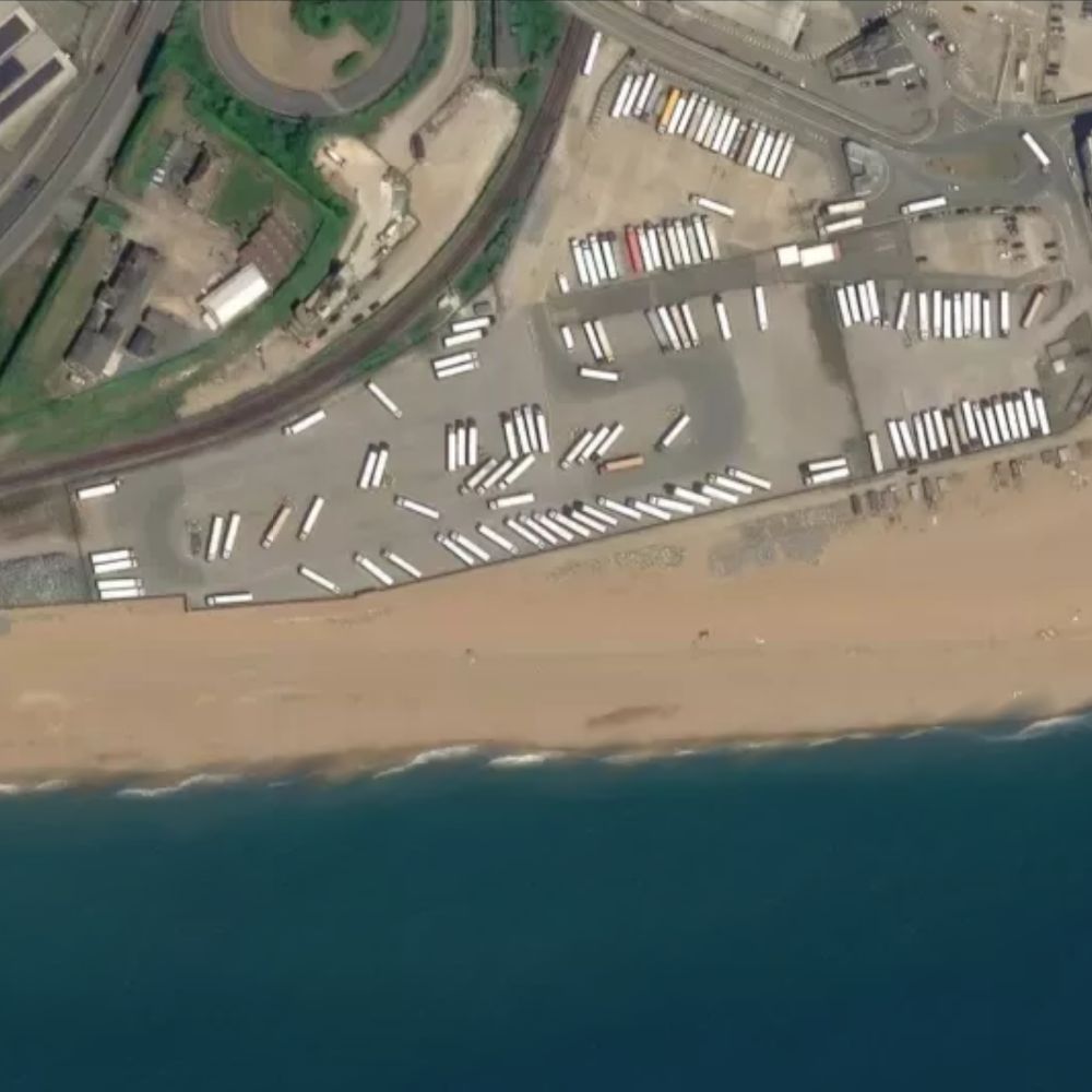 Shakespeare Beach at low water: the dry beach shaded on a satellite map